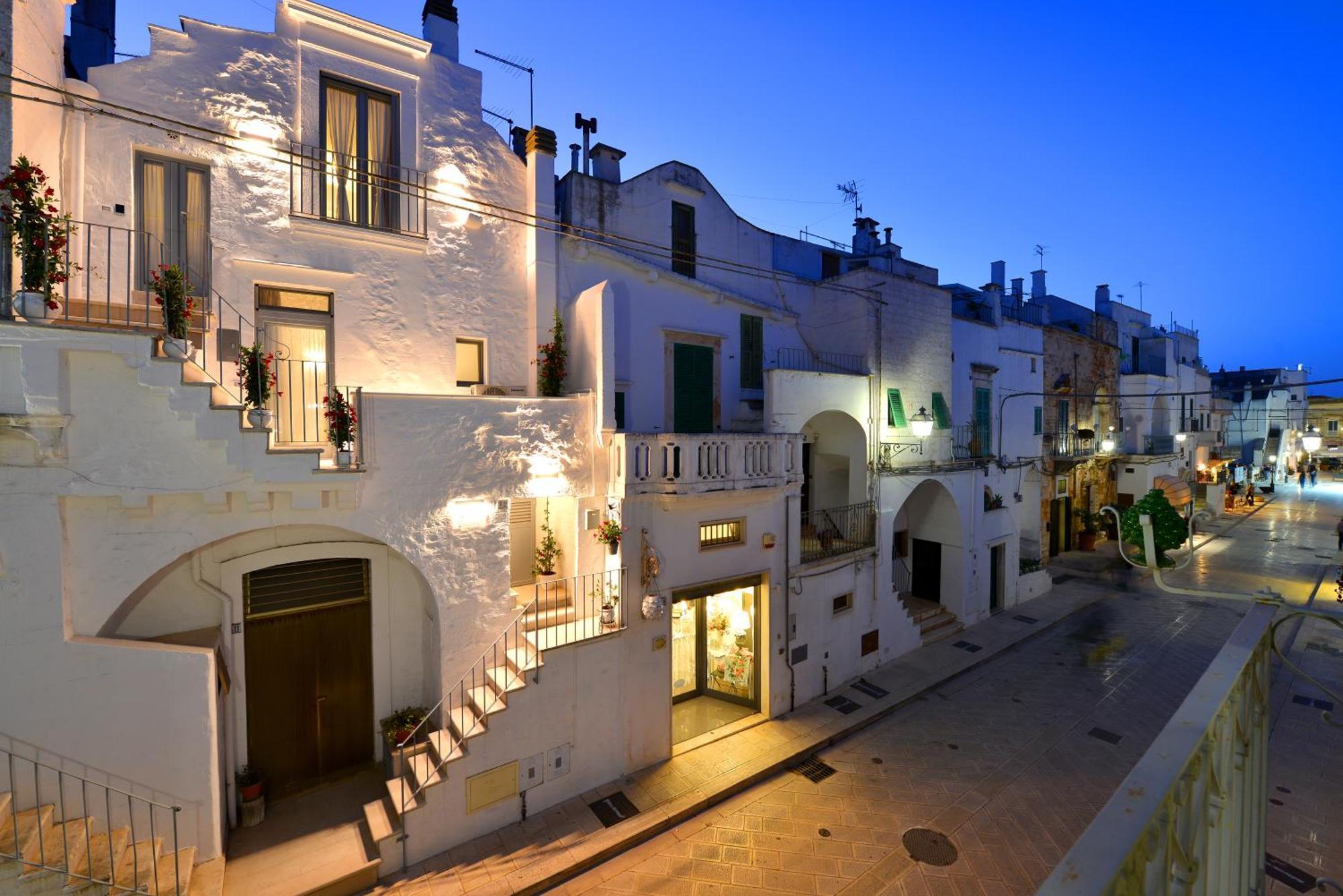 Апартаменты La Scala Del Borgo Чистернино Экстерьер фото